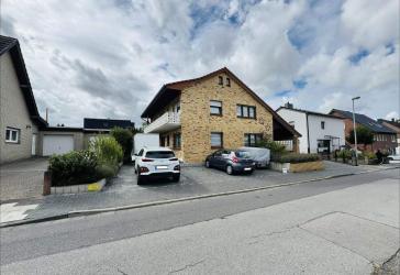 *Reserviert* Freistehendes Mehrgenerationen Haus! Provisionsfrei. Einfamilienhaus mit ELW.