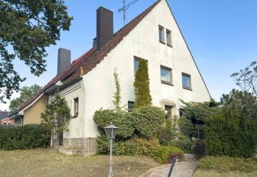 Doppelhaushälfte (Meisterhaus) aus den 1940er-Jahren wartet auf neues Leben
