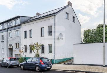 Frechen-Königsdorf, 3-Familienhaus in guter Lage und Wertsteigerungspotenzial.