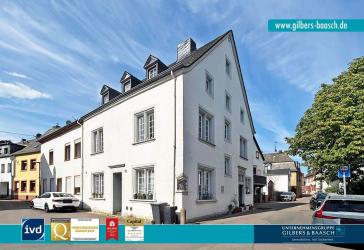 Vermietetes, denkmalgeschütztes Einfamilienhaus im alten Ortskern von Pfalzel