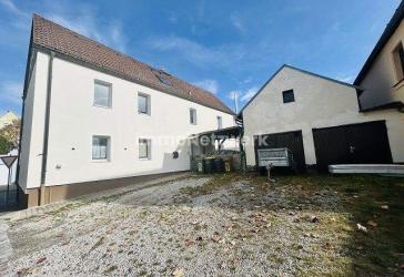 ***Stadthaus mit Charakter und Potenzial in Selb***