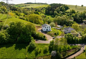 Hochwertiges Familienhaus in Ruhelage und mit herrlicher Fernsicht! L- Echternach 18min!