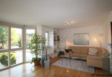 Ruhige, helle 3,5-Zimmer-Wohnung mit großem Balkon in München Trudering