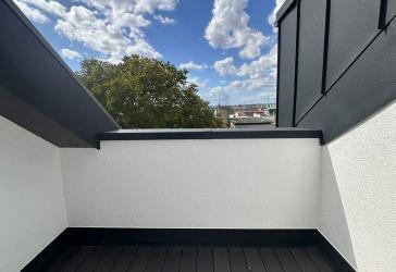 MINI-PENTHOUSE NÄHE WESTHAFEN: Erstbezug mit Loggia und Panoramablick