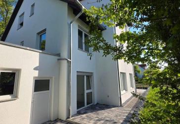 PROVISIONSFREI! - Doppelhaushälfte mit Garten und Garage. 5000€ Küchengutschein zum Frühlingsstart