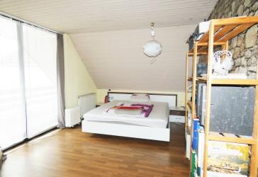 260qm Wohnfläche mit Garten, 3 Loggien, Kamin & Einbauküche - auch als Zweifamilienhaus nutzbar