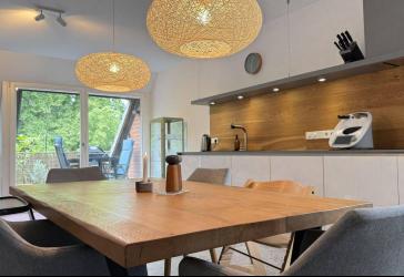 Haus im Haus - Helle moderne Maisonettewohnung in Top-Lage mit TG-Stellplatz