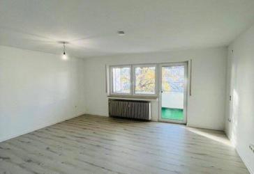 Moderne 3,5-Zimmer-Wohnung (108 m²) - Erstklassig saniert mit großem Wohnbereich