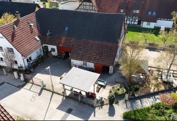 Charmantes Sanierungsobjekt mit Stall & Koppel - vielseitiges Anwesen in Rheinau
