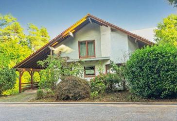 Exklusives Wohnhaus mit Einliegerwohnung, Panoramablick und vielseitigen Nutzungsmöglichkeiten in begehrter Lage von Losheim am See