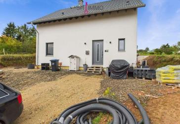 Neuwertiges Massa-Haus im KfW-55-Standard in ruhiger Wohnlage mit großem Grundstück