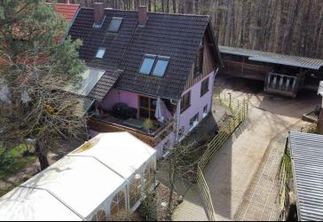 Reitanlage mit Stall und schönen Landhaus in St. Ingbert-Hassel zu verkaufen.