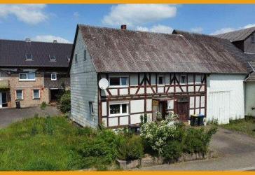 GEMÜTLICHES FACHWERKHAUS MIT KLEINEM GARTEN! KEINE KÄUFERPROVISION!