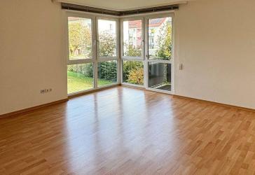 Helle 2-Zimmer-Wohnung mit Balkon und Einbauküche