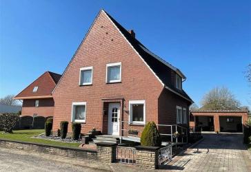 Ansprechendes Wohnhaus in ruhiger Nebenstraße -- 4 Zimmer, gepflegter Garten und Doppel-Garage!