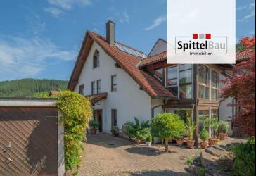 Sehr beliebte Wohnlage! Familien-Doppelhaushälfte in Schramberg auf dem Schlangenbühl.