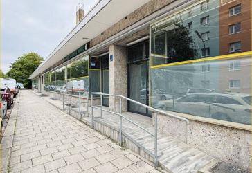 München/Feldmoching - Gewerbefläche mit großem Lager
