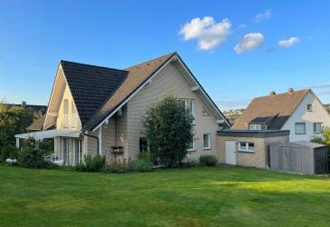 Hier wohnen Sie gut und schön! Einfamilienhaus mit großem Garten in ruhiger Lage von Warstein!