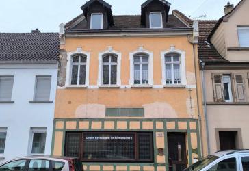 Charmante Investitionschance: Wohn- u. Geschäftshaus mit Potenzial in zentraler Lage von St. Ingbert