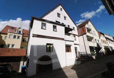 Attraktive Kapitalanlage: Modernisiertes Mehrfamilienhaus in Gundelsheim