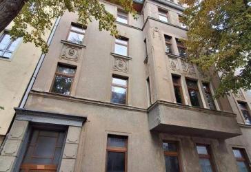 Objekt-Nr.: 12525 - unsaniertes entkerntes Mehrfamilienhaus wartet auf Sanierung in Plauen
