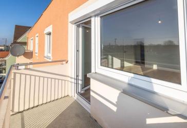 Modern sanierte 4-Zimmer-Wohnung mit Balkon - Kapitalanlage mit solider Vermietung oder Eigennutzer