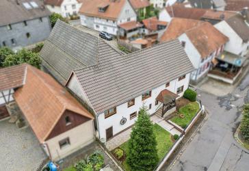 Idyllisches Zuhause mit Scheune und Garten- wartet auf Sie!
