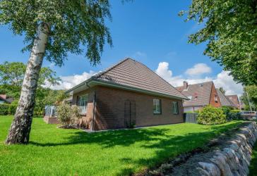 Top saniertes Einfamilienhaus mit Einliegerwohnung am Südstrand