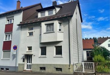 Doppelhaushälfte mit Werkstattgebäude