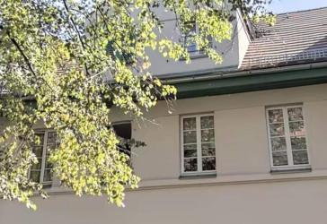 Vermietet in ruhiger und grüner Wohnlage, 2 Balkone und Tageslichtbad