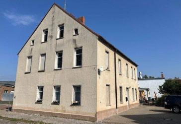 Mehrfamilienhaus mit 4 Wohneinheiten in Staßfurt.