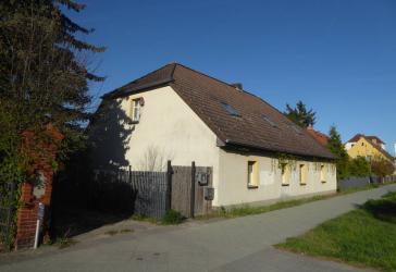 Massiv gebautes Haus in zentraler Lage mit vielseitigen Nutzungsmöglichkeiten!