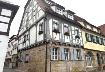 Seltene Gelegenheit! Denkmalgeschütztes Stadthaus mit Dachterrasse