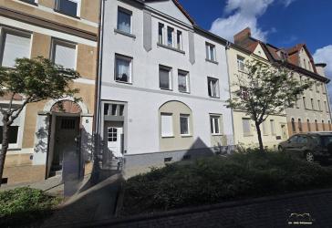 3-Raumwohnung im Hochparterre mit Balkon