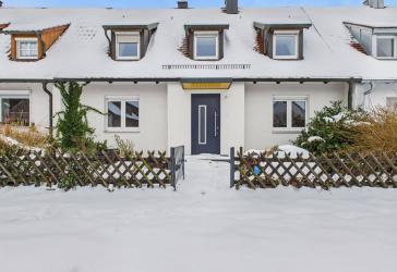 Letzte Chance - Großzügiges Modernisiertes Reihenmittelhaus mit 6 Zimmern in familiärer Lage!
