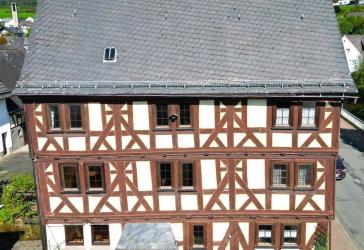 Denkmalgeschütztes Fachwerkhaus mit Scheune in Mittenaar - großzügiges Anwesen mit Geschichte