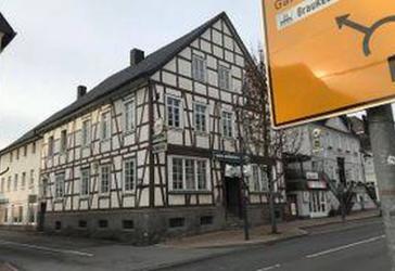 Balve, beste Lage, Wohn-Geschäftshaus über 1000 qm, 1/3 Gewerbe, 2/ 3 Wohnen