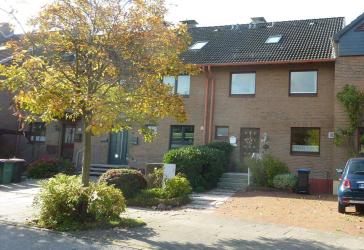 Mittelreihenhaus, mit großem Garten am Wasser
