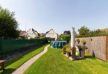 Kernsaniertes Häuschen mit traumhaft großem Garten! #Pool