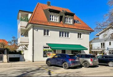 Großzügige 3- bis 4-Zimmerwohnung mit sonnigem Südbalkon in zentraler Lage