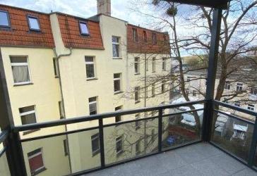 Schöne freundliche 4-R-Wohnung in MD./Alte- Neustadt, im 3.OG ca.105 m² BLK zu vermieten .