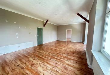 Schöne 3 Zimmer Altbauwohnung mit Charme