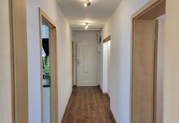 'Hidden Gem' in Erlangens Bestlage: Neuwertige 3-Zimmer-Oase mit Maßküche & Home-Office-Setup!