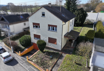 Ein-/Zweifamilienwohnhaus auf ca. 682 Qm großem Grundstück in 74211 Leingarten zu verkaufen
