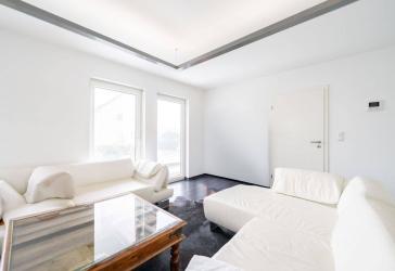 Großzügig Wohnen mit Ausblick! + Doppelgarage + Sauna + Terrasse + Einbauküche!