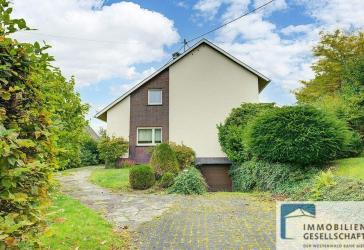 Ansprechendes Einfamilienhaus mit großem Garten in beliebter Wohnlage von Wissen-Köttingen.
