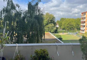 Große, helle Wohnung mit Terrasse, Aufzug und Tiefgarage