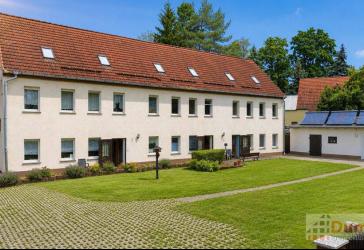 Vielseitig nutzbares Mehrfamilienhaus mit sonnigem Grundstück... nahe bei Leipzig.