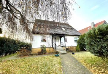 Viel Raum zum Leben: Gepflegtes Einfamilienhaus mit Ausbaupotenzial in Hannover-Sahlkamp
