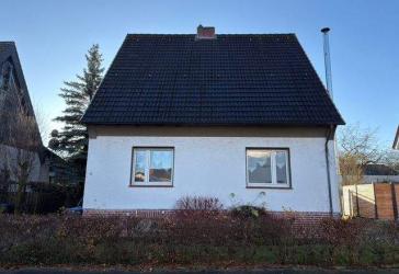 Wohnen mit großem Garten, Garage und Keller